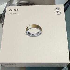 Oura Ring 4 in Gold - size 9